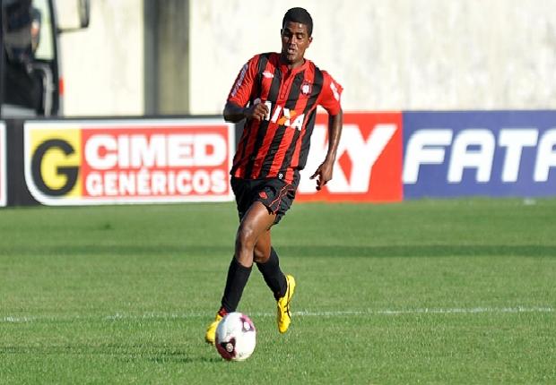 Athletico Paranaense Site Oficial Henrique Estreia A Camisa