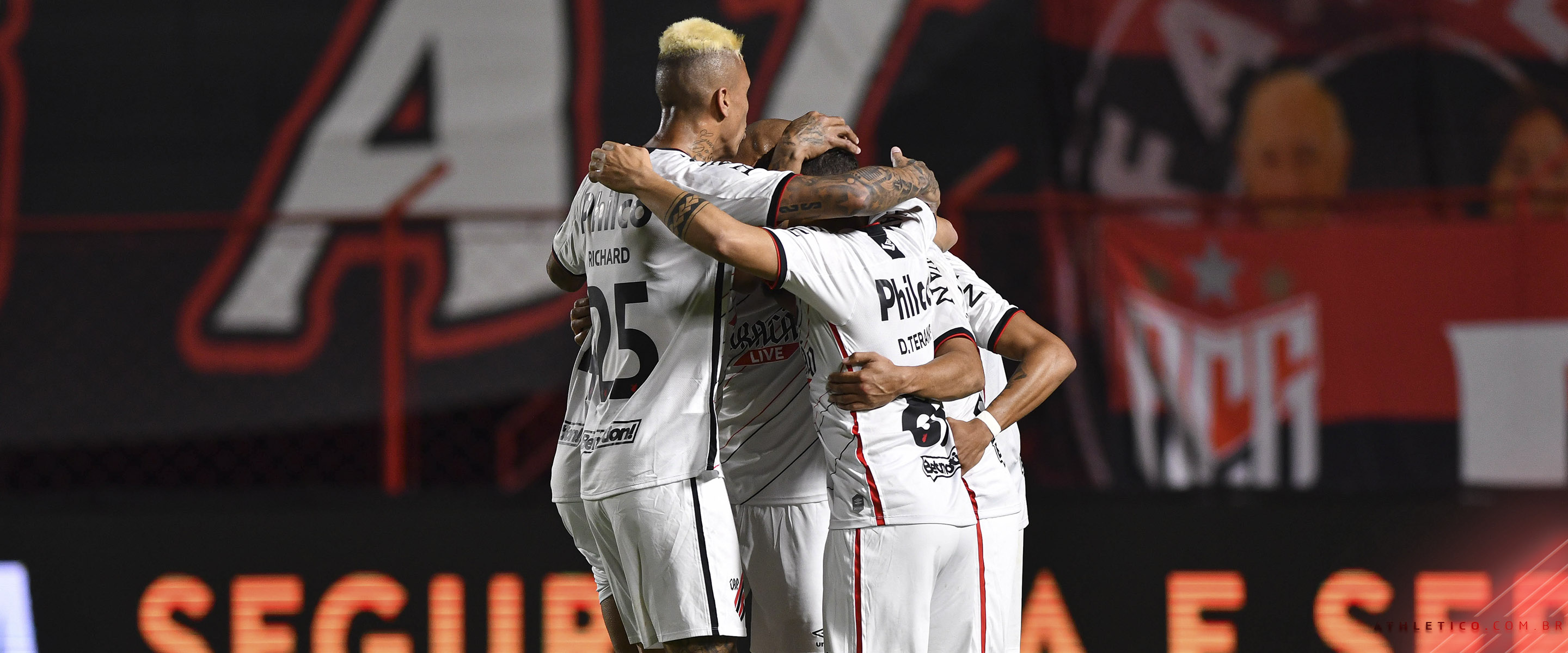 Athletico Paranaense Site Oficial Athletico Chega S Quartas De