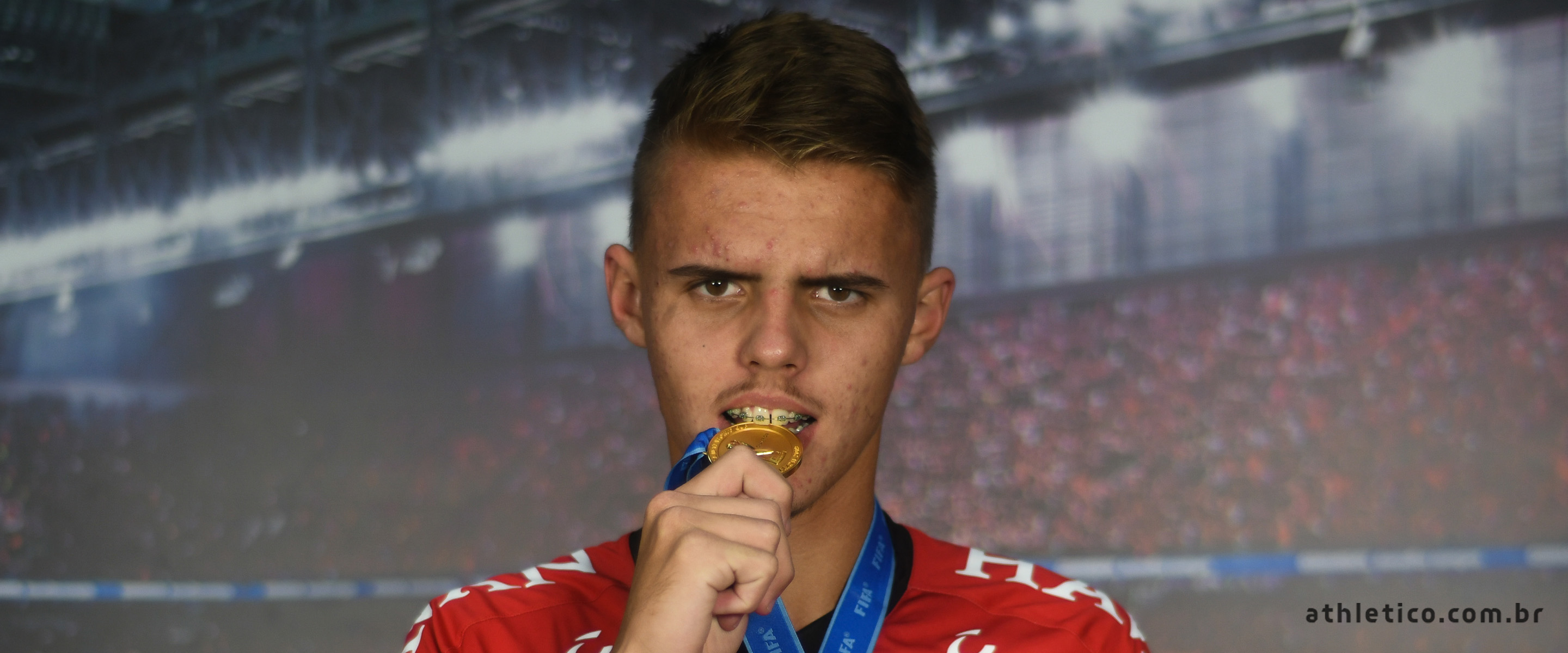 Athletico Paranaense Site Oficial » Medalha no peito Luan Patrick